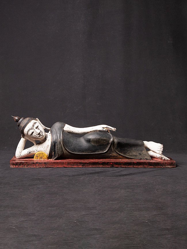 Antique reclining Buddha statue